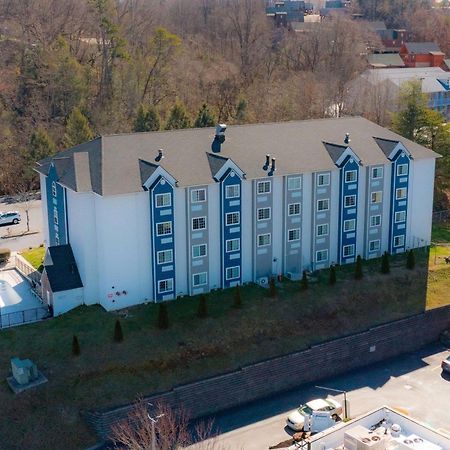Microtel Inn & Suites By Wyndham Пиджен-Фордж Экстерьер фото